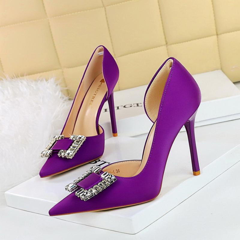 

European And American Banquet High Heels Super High Heels Shallow Mouth Women s Shoes Silk Satin Side Empty Rhinestone Pointed 34