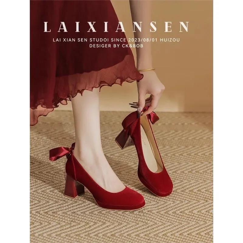 

2024 Новые красные туфли Мэри Джейн на платформе с жемчужным бантом, водонепроницаемые каблуки Лолиты для женщин, массивные свадебные туфли, одинарная обувь 40 красный