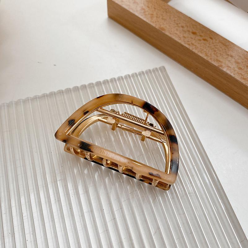 Elegant Korean Style Medium Acetate Half Circle Alloy Hair Claw Clip For Women