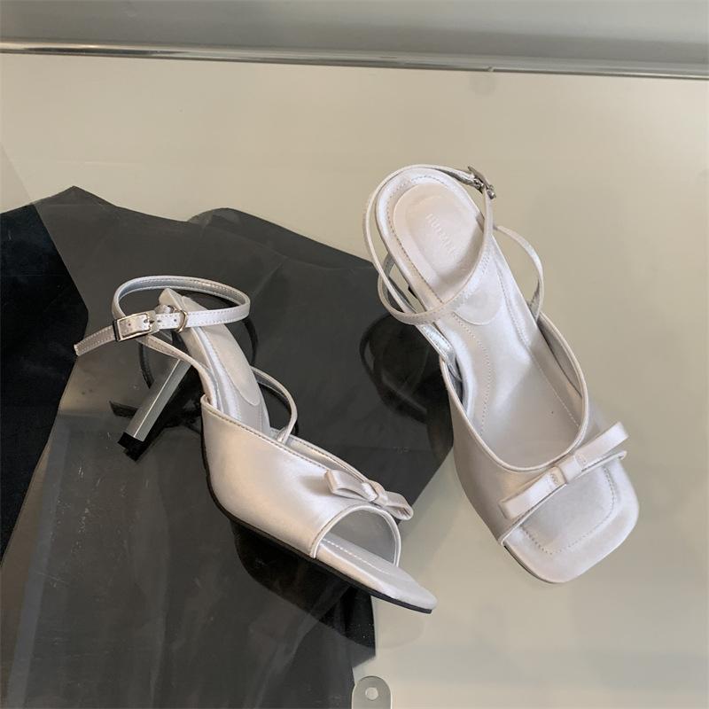 

Spring and autumn 2025 new French lady stiletto with cool slippers bow ankle buckle strap open toe 40