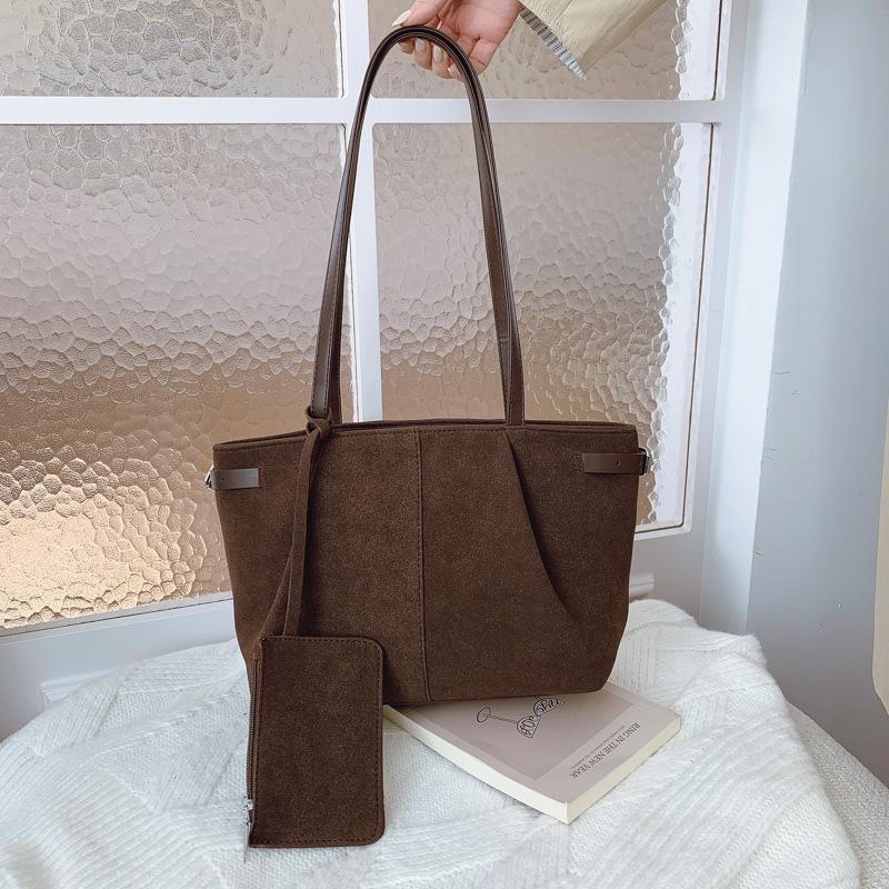 

Korean Style Large Capacity Tote Bag - Women s 2025 Leather Handbag for Casual or Commute, Handheld & Shoulder Use