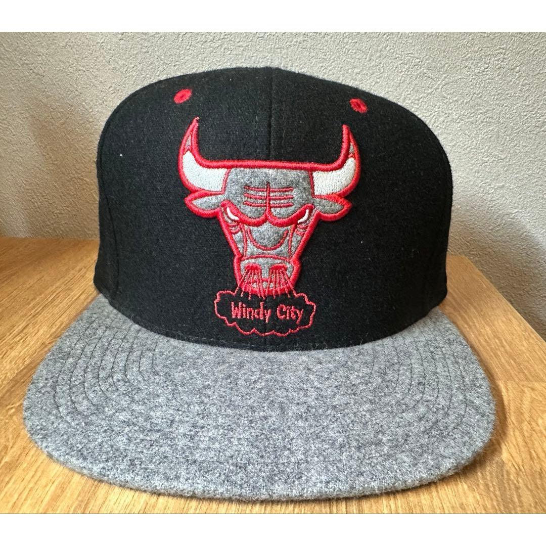 Used Mitchell & NESS CHICAGO bulls cap