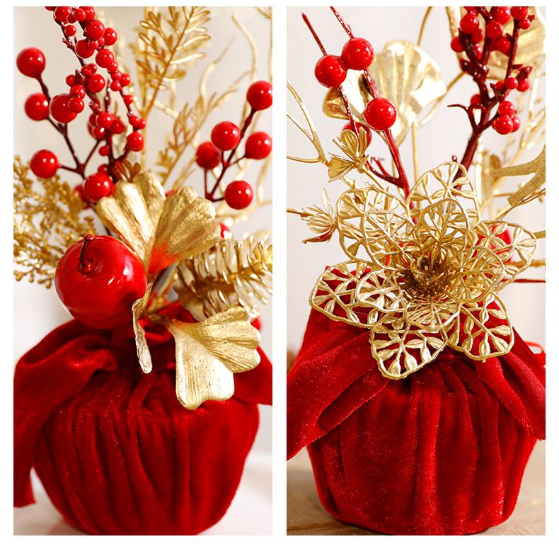 Red and Gold-Edged Christmas Tree Decorations: Perfect for Holiday Festivities and Gift Giving