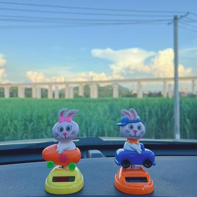 Solar-Armaturenbrett-Figuren Hase Schüttelpuppe Spielzeug Dekoration Auto-Armaturenbrett-Schmuck Neuheit Hase Für Auto Schreibtisch Partygeschenke