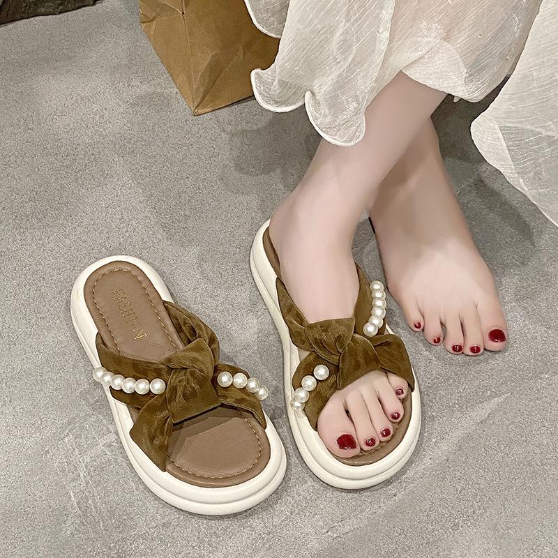 Thick-bottomed pearl slippers women's summer wear 2025 new versatile fairy style with skirt lazy one pedal sandals