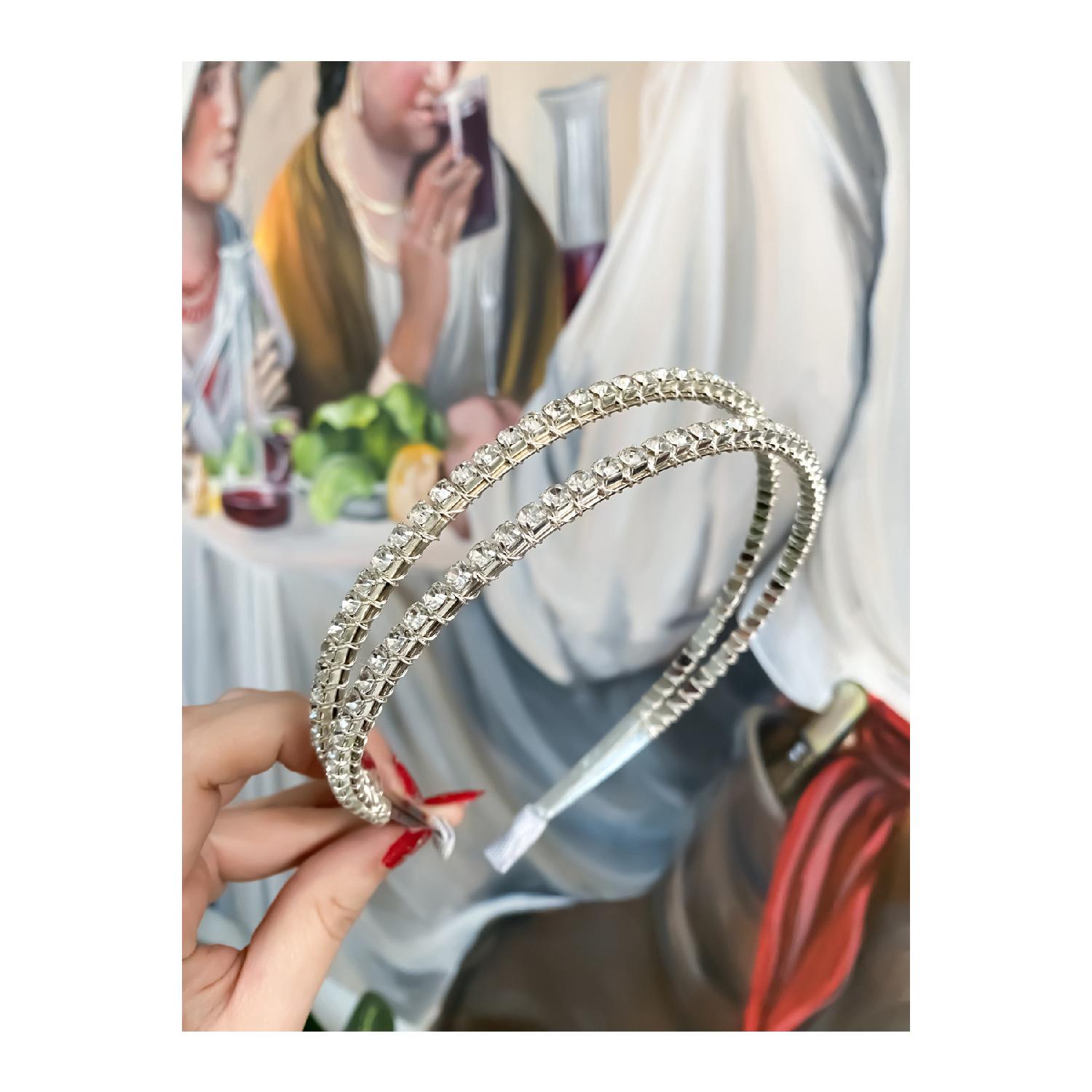 

Двухрядная циркониевая коронка серый