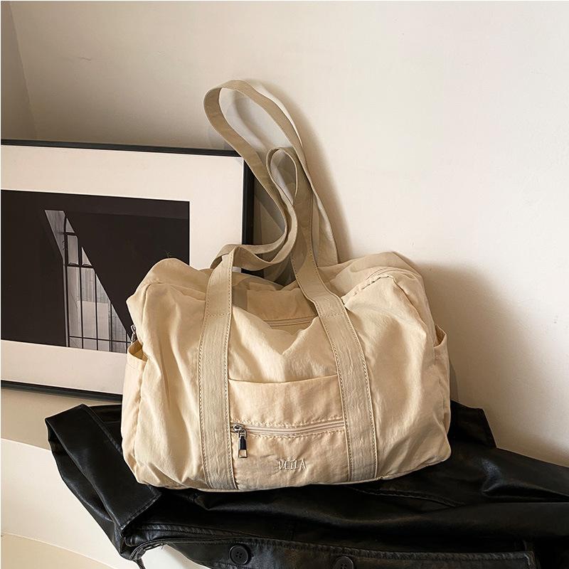 Large Capacity Tote Bag Lightweight Gym Bag Casual Korean Nylon Travel Bag Boston Zipper Shoulder Bag