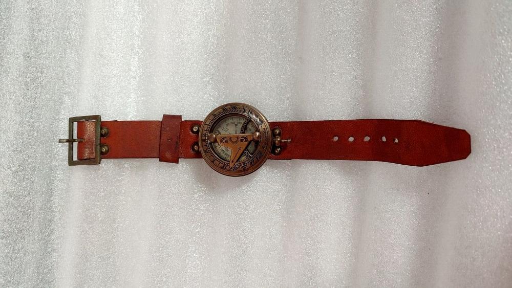 Náramkové hodinky se slunečními hodinami, mosazný kompas a kožené řemínky, námořní steampunk, ruční výroba