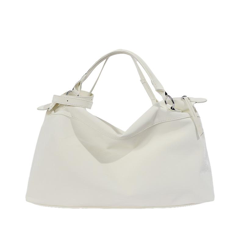 Summer sweet and cool fashionable gold underarm bag women's new large-capacity lazy style casual versatile messenger bag
