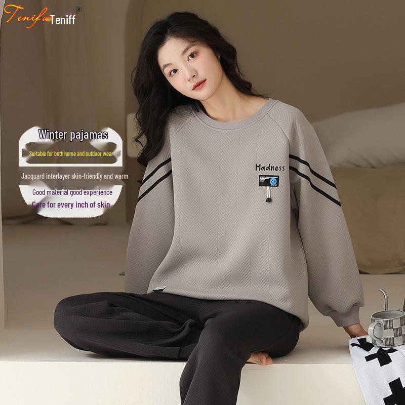 

Женский уютный жаккардовый трикотажный трехслойный домашний костюм для осени и зимы XL: weight 120-140