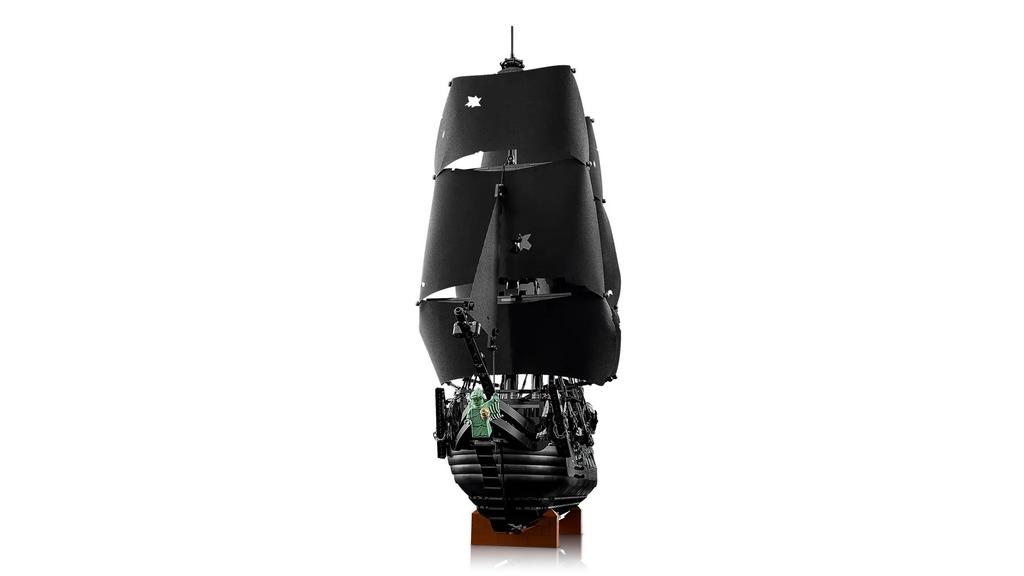 LEGO Icons 10365 - Captain Jack Sparrow's Pirate Ship