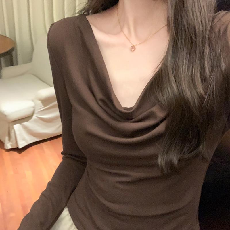 Europejski zmysł designu kołnierz ze stójką top z długim rękawem damski jesień i zima nowy wysokiej klasy zagraniczny seksowny bazowy T-shirt