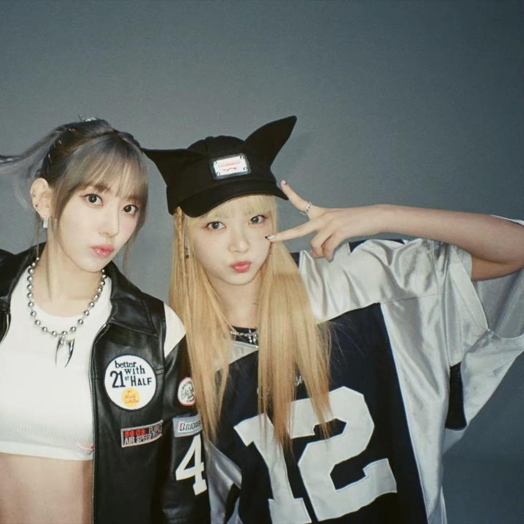 [USED] Uniform T-shirt Unche Number Brokecore Y2K Korea worn by Lucera