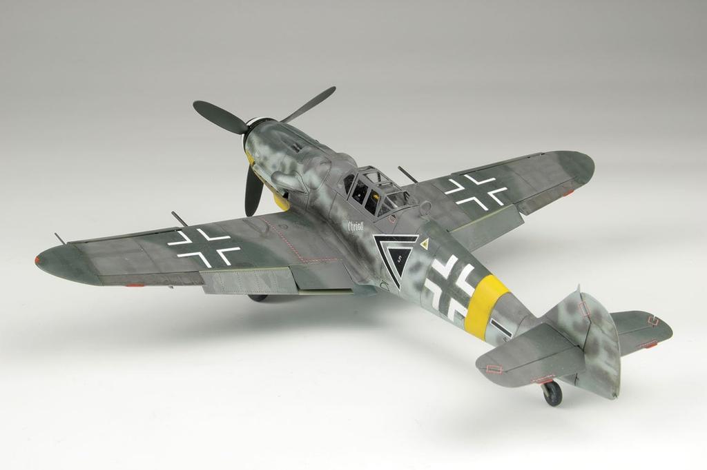 Platz 1/48 WWII German Messerschmitt Bf-109 G-6 52nd Fighter Wing Plastic Model Kit AE-33