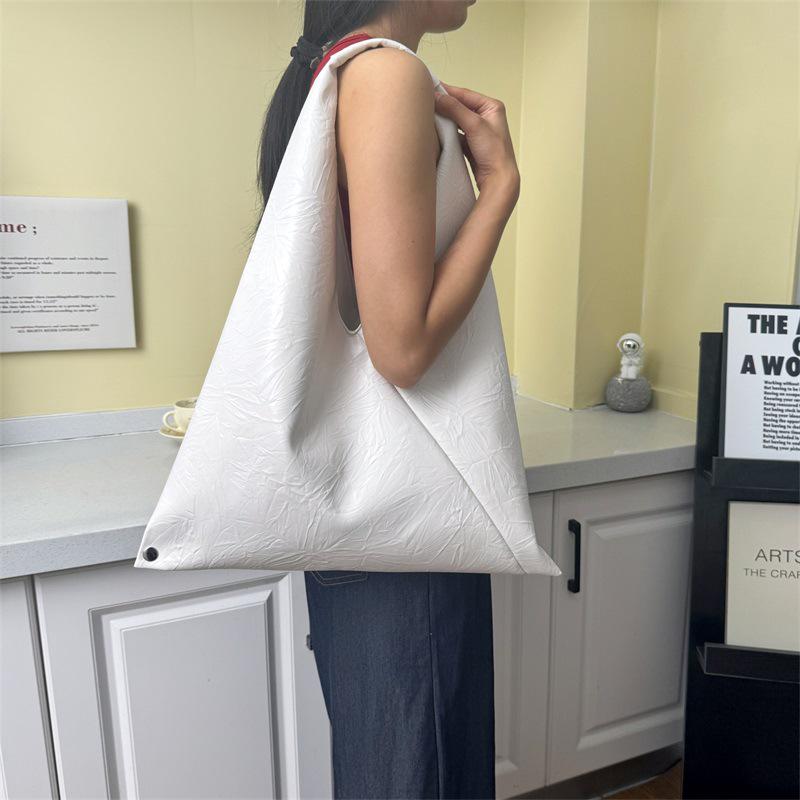 Retro Distressed Large Capacity Women's Shoulder Bag - 2026 Commuter Wasteland Style Tote