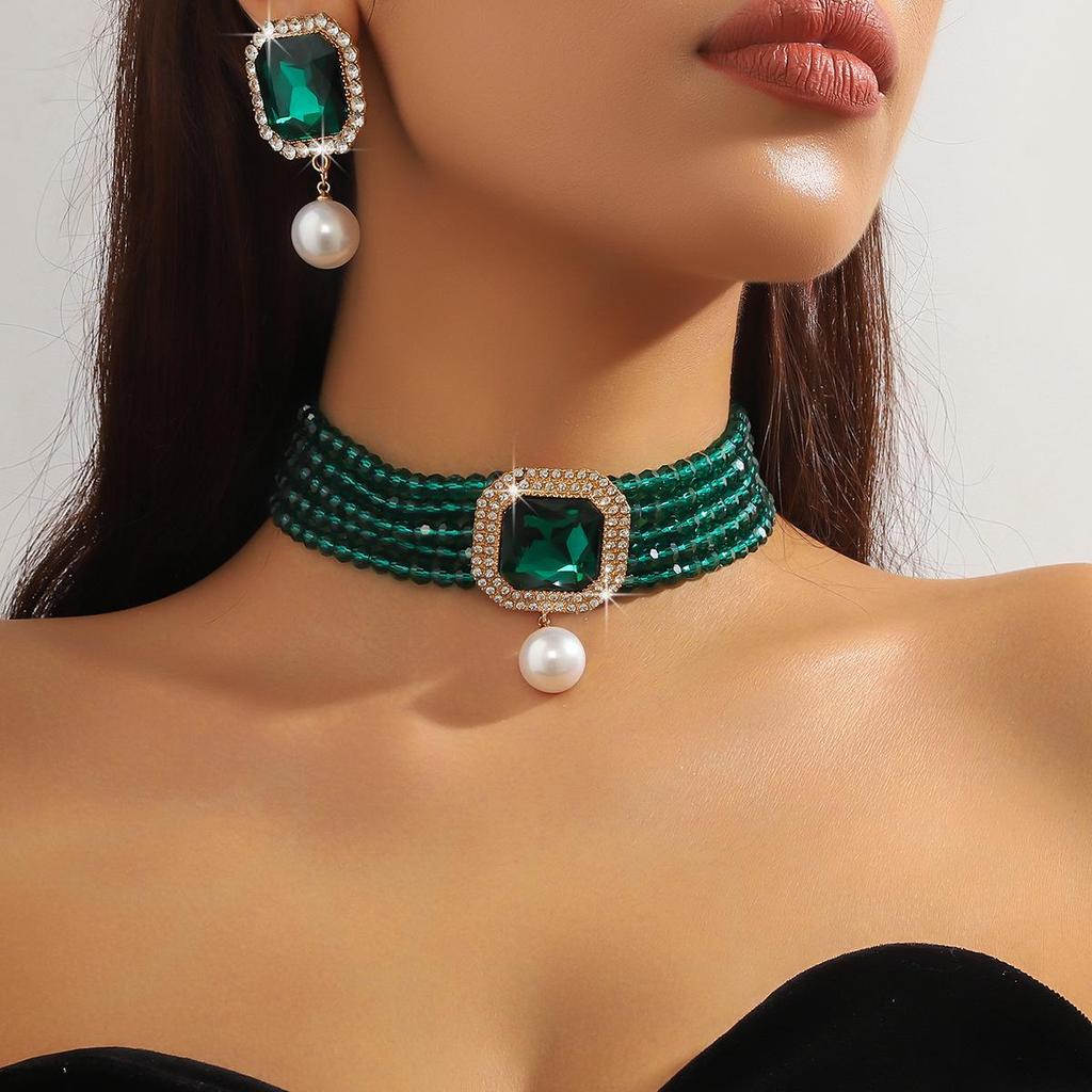 Luxusní vícevrstvý geometrický křišťálový choker a sada barevných náušnic