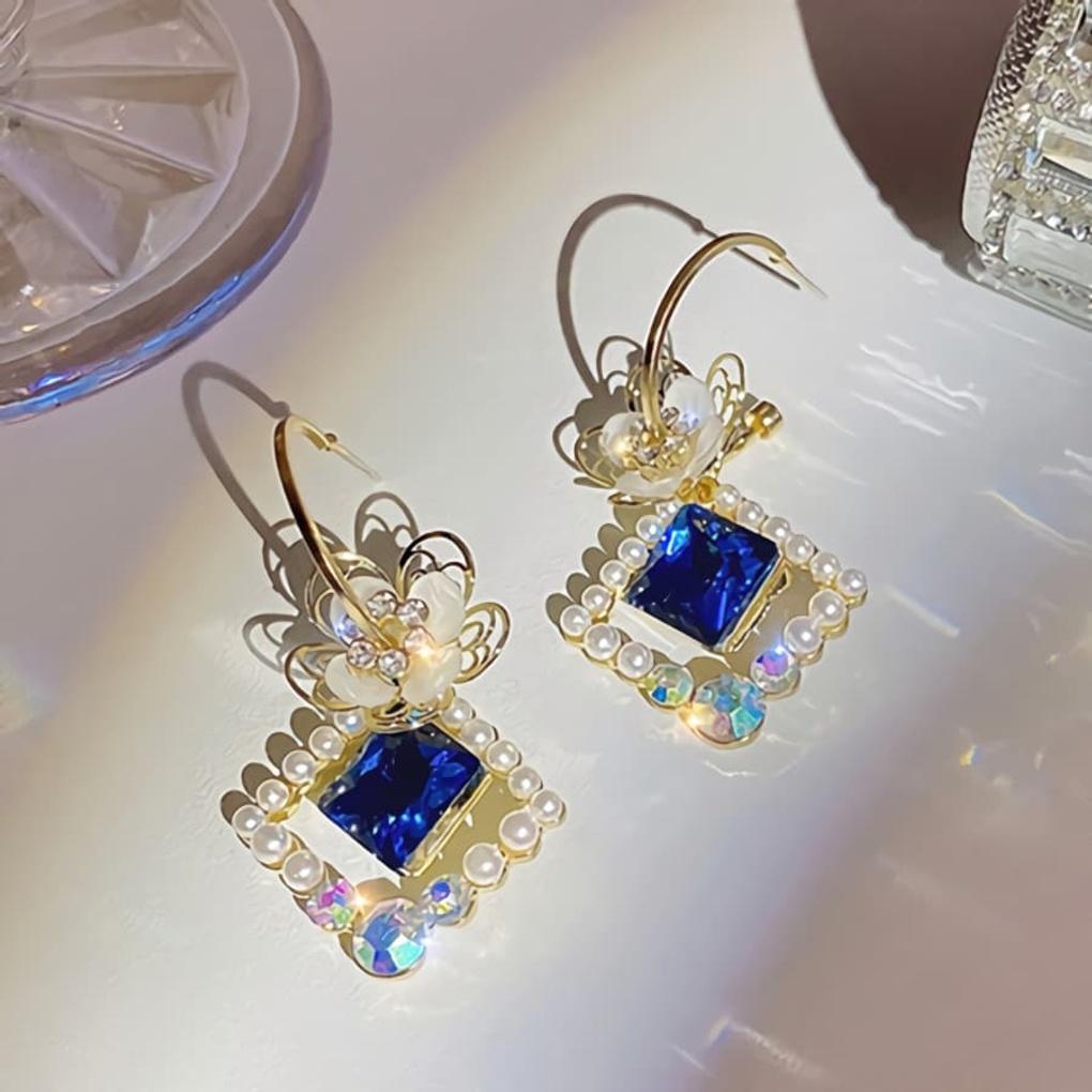 

Women s Aurora Square Pearl Flower Earrings