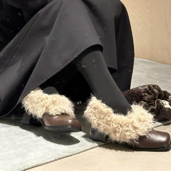 Herbst und Winter neue eckige Zehen dicker Absatz pelzige Damen Leder vielseitige kleine Lederschuhe Baumwollschuhe