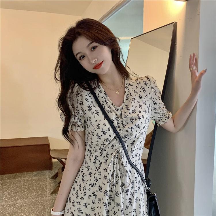 2024 Elegant Floral Midi Dress: Slimming A-Line with Waist-Cinched, Tummy-Concealing Design