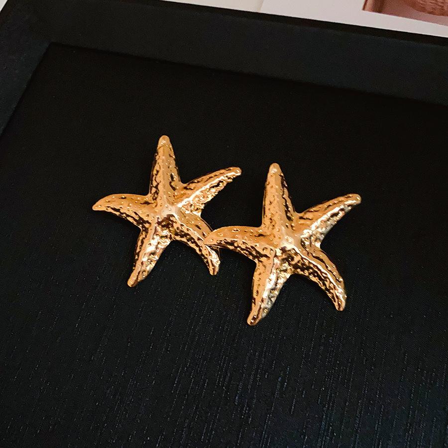 

Складные серьги в виде пятнистых морских звезд, стиль морского отдыха, нишевые серьги, модный темперамент, универсальные и высококлассные серьги.