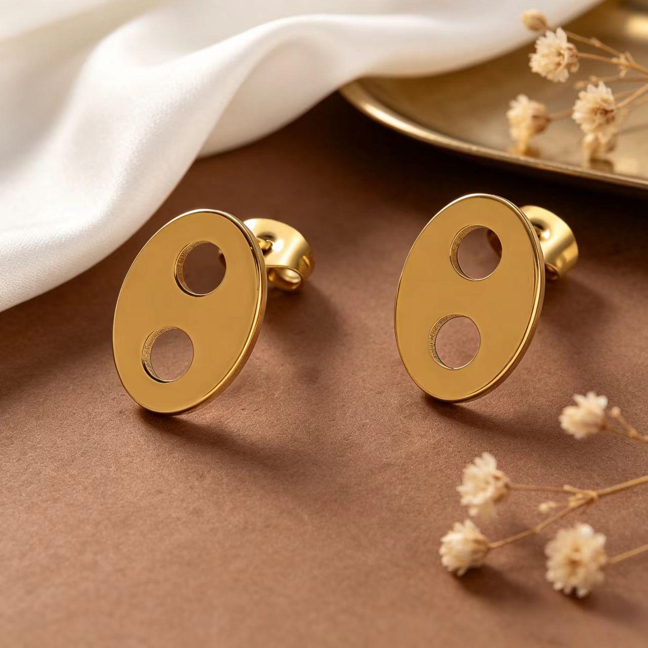 Elegant Coffee Bean Jewelry Set: Gold Pig Nose Necklace, Bracelet & Earrings for Women. 18K