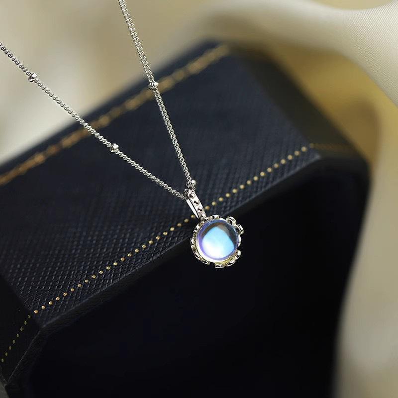 S925 Moonstone Flower Necklace - Women's Fashion, Light Luxury, Elegant Collarbone Chain
