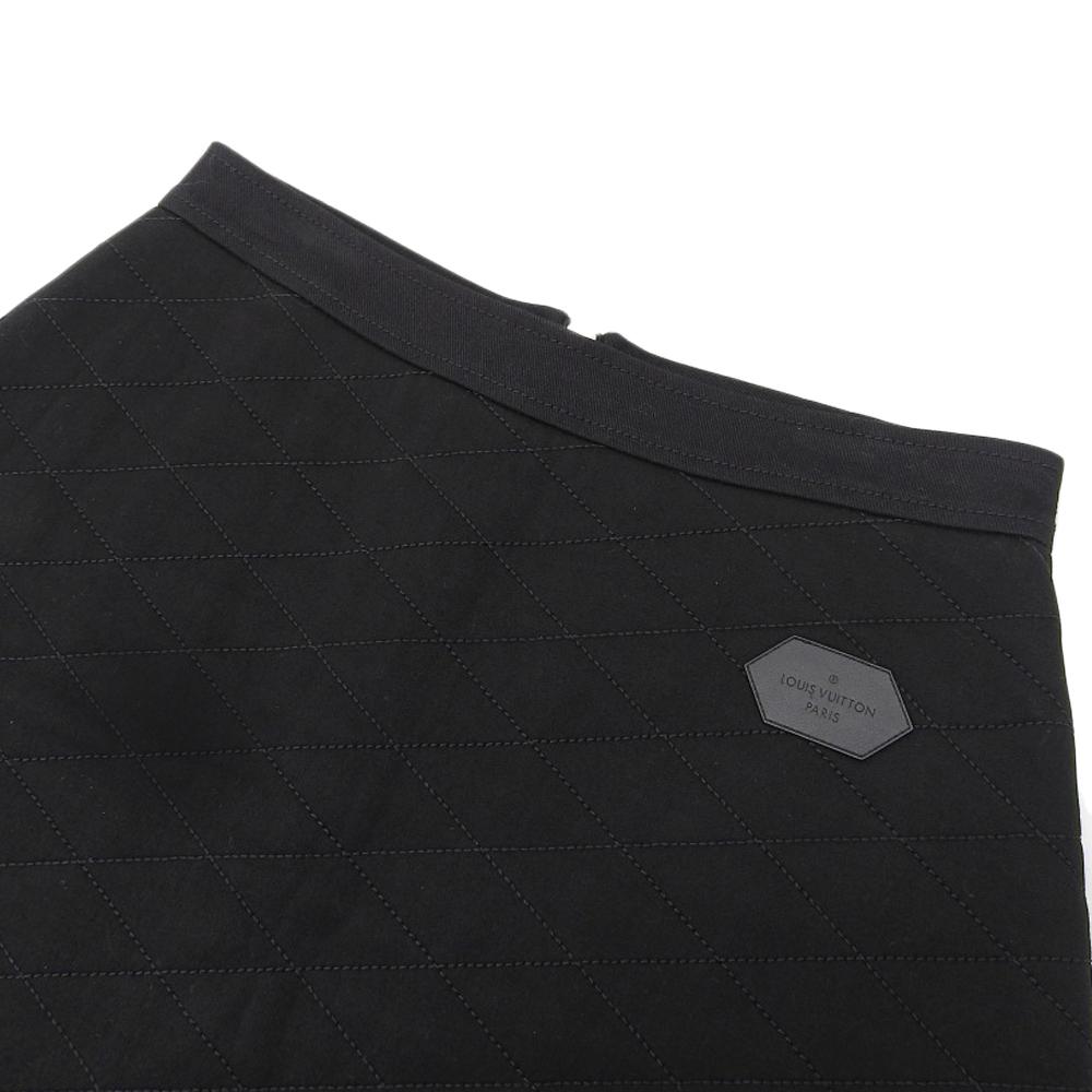 Louis Vuitton Excellent Condition Monogram Pocket Quilted Jersey Skirt, Women's, Black, Size XS, FJSK15FED 1A84D0 Skirt XS blackUsed