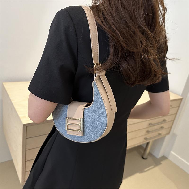 Modische Taschen für Frauen im Frühling Schlichter neuer Stil für Damenhandtaschen Unterarmmode Ein-Schulter-Crescent-Taschen