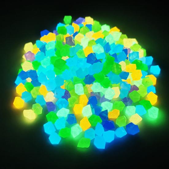 100Pcs Decorative Pebbles Colorful Glow in Dark Aquarium Landscaping 14mm Luminous Courtyard Paving Natural Crystals Rocks Garden Decoration
