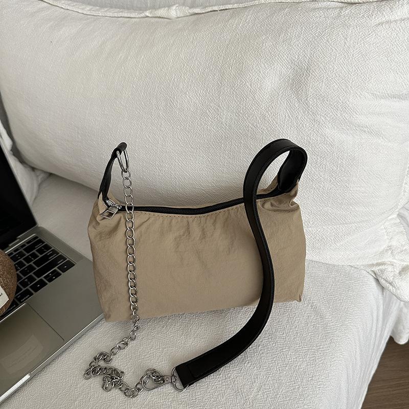 

Autumn new leisure sports fitness large capacity fresh convenient commuting messenger chain underarm shoulder bag хаки