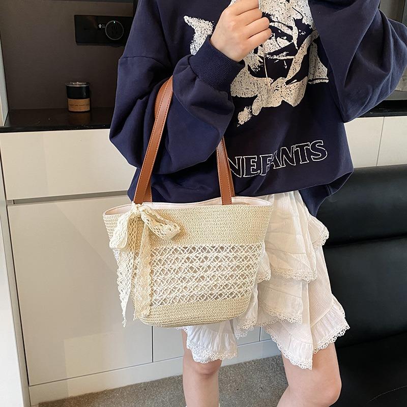 Summer popular striped seaside beach vacation idyllic and beautiful leisure shoulder underarm tote bag