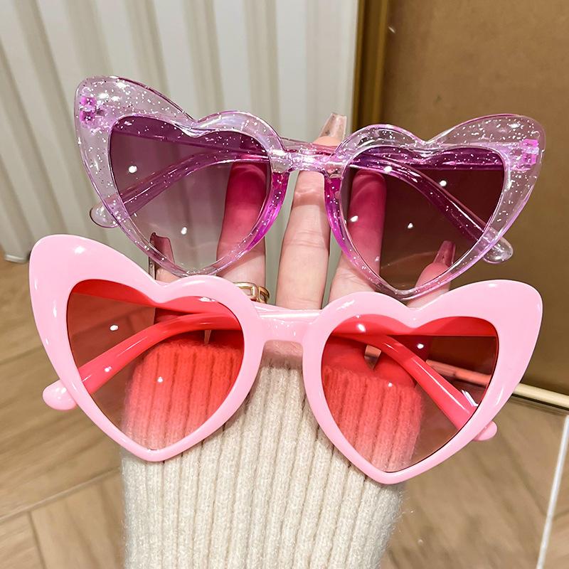 New Heart-Shaped Sunglasses For Men Women Fashion Retro Brand Design Shades Eyewear Female Candy Color Goggle Uv Sun Glasses