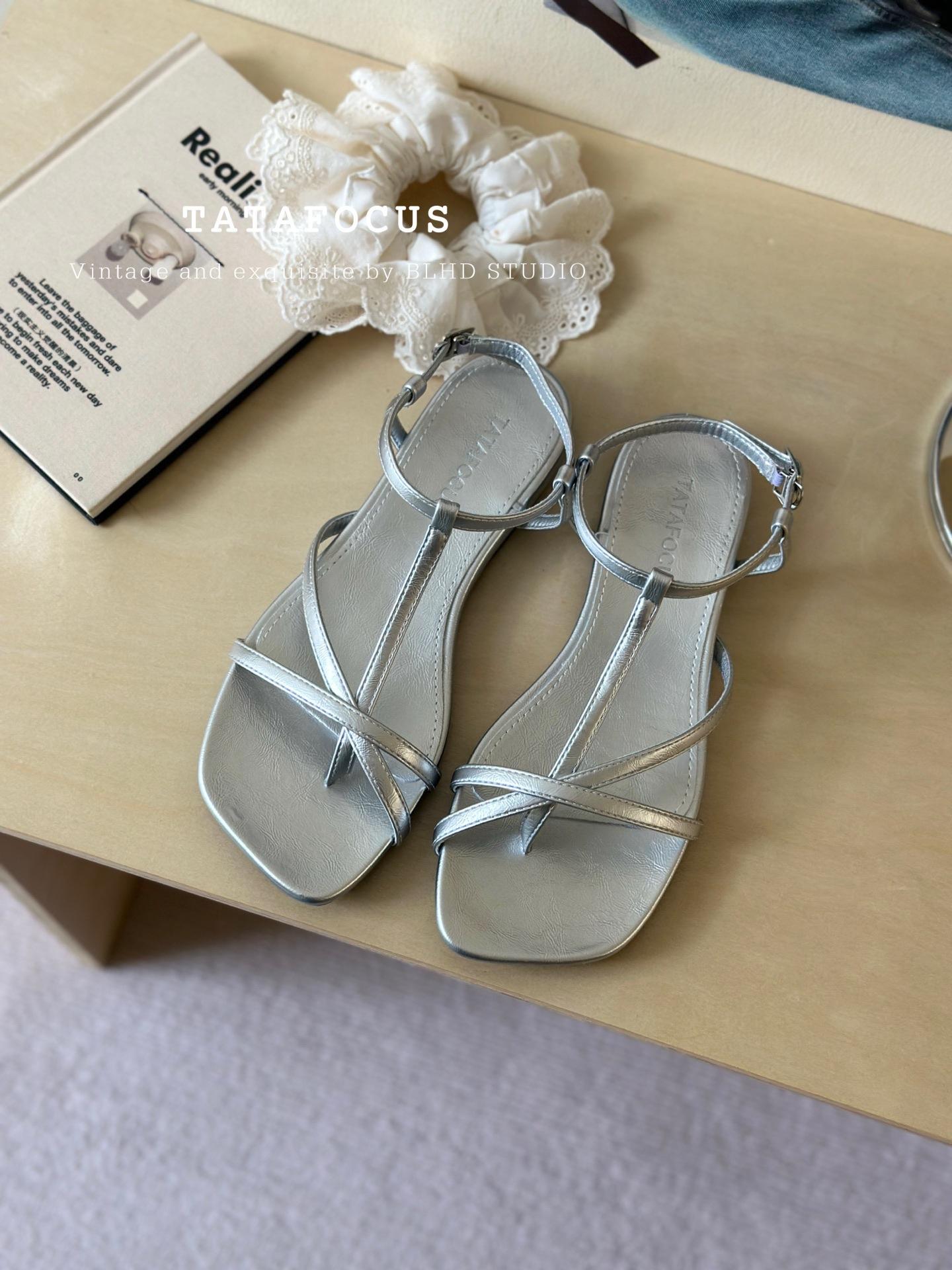 

Square head Roman sandals women s summer 2025 new soft-soled flats thin straps cross straps with skirt toes 39 серебряный