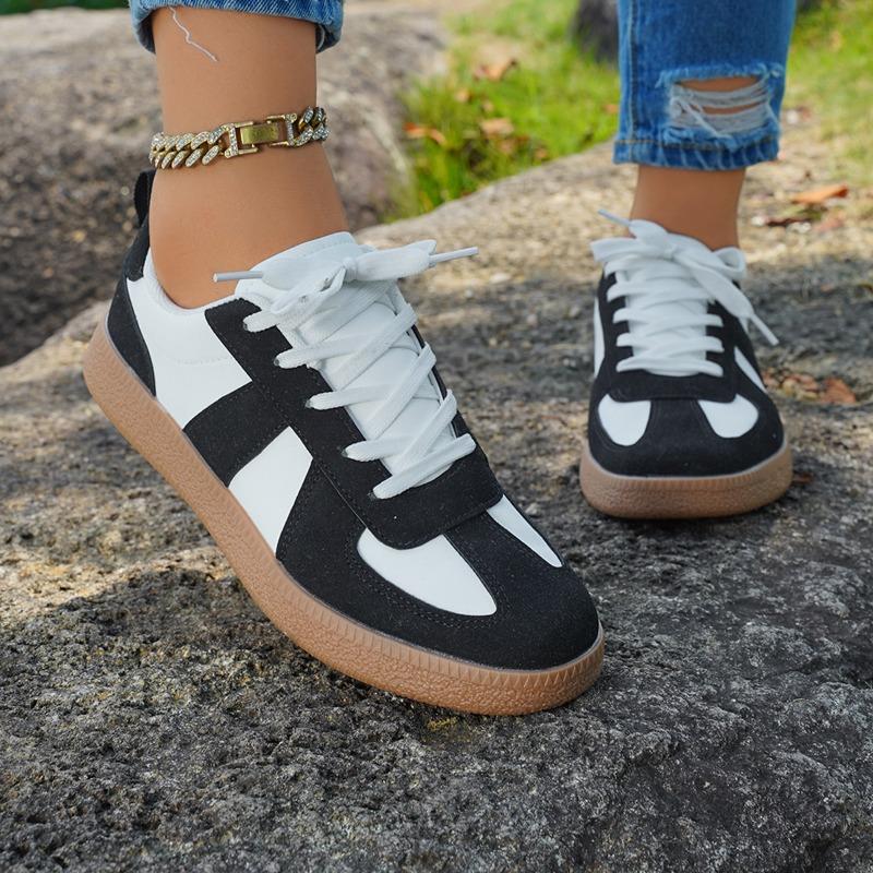 Fashion Female Shoes 2025 New Lace Up Women's Vulcanize Shoes Mixed Colors Outdoor Flat with Sneakers Plus Size Versatile Casual Shoes