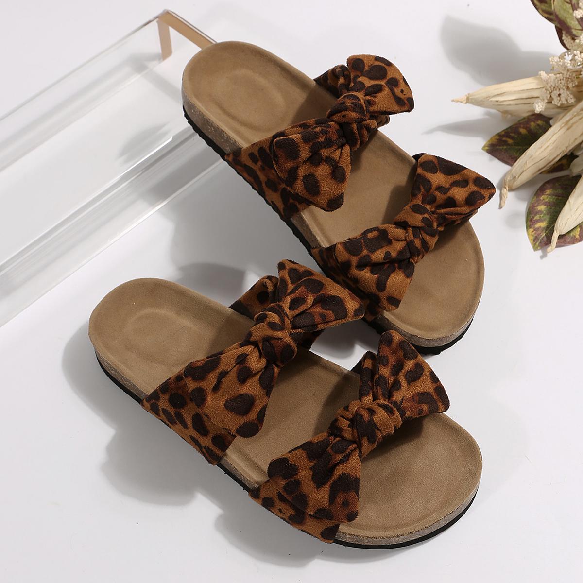 

Мода 2024 года, новые летние женские сандалии с леопардовым принтом и бантом, пляжные тапочки 42 светло-коричневого