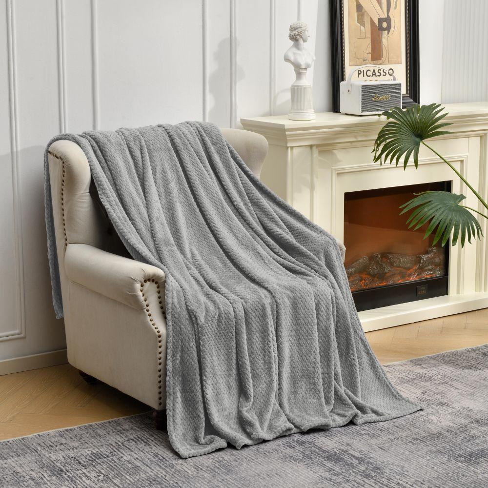 Soft Fleece Throw Blanket for Couch, Lightweight Plush Warm Blankets for Bed, Fuzzy Cozy Flannel Blanket Throw for Sofa, Travel