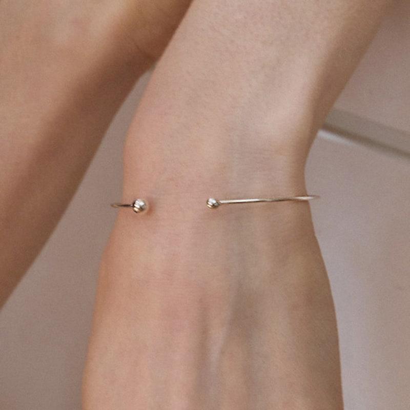 

PAIGEFLYNN JEWELRY [925 Silver] Twin Ball Bangle Bracelet Silver_FREE