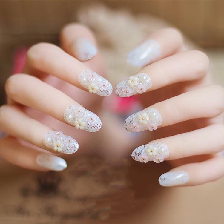 

White Lace Bride False Nails: Wearable, Removable Nail Art Patches