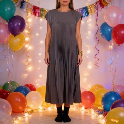 Women's Summer Sleeveless Midi Dress Casual Crewneck Pleated A Line Swing Dress Flowy Long Party Dress