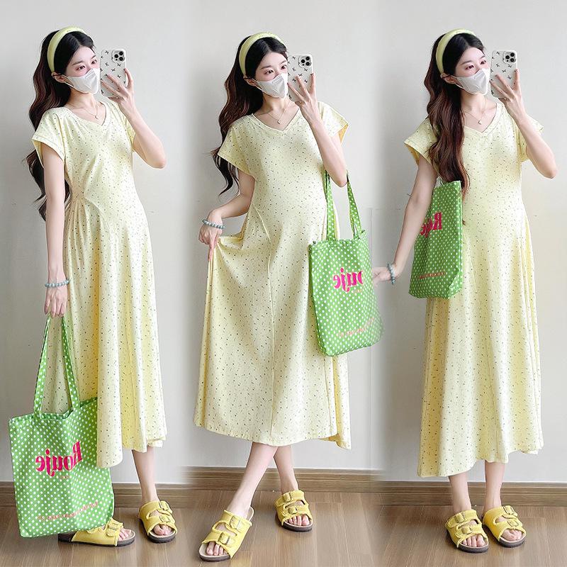 Floral Print V-Neck Maternity Dress - Summer 2026 Style M