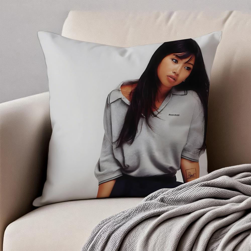BBeabadoobee Cushion Cover Pillowcase Antidustmite Invisible Zipper Short Plush Sofa Cushion