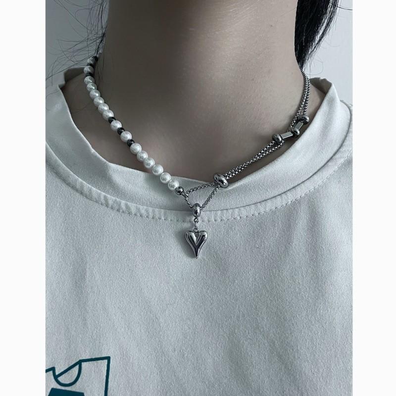 Chinese Vintage Heart Pendant Necklace With Handcrafted Bead Chain For Men And Women