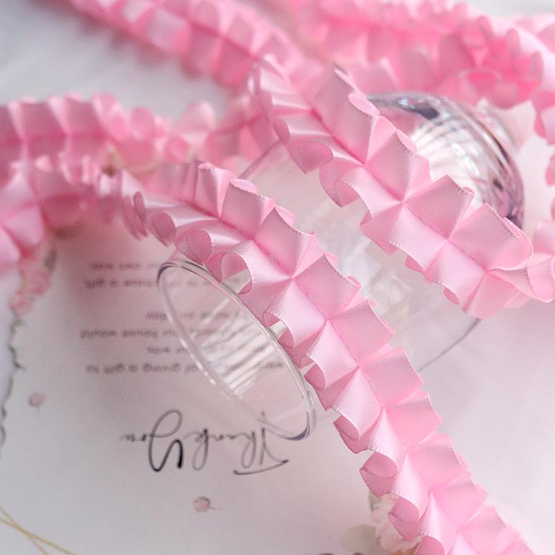 

Дамасская ткань с центральной складкой кружевная одежда юбка Шитье Шляпа Цветочная корзина Граница для книжного шкафчика Ракушка украшение для свечи 1 yard розовый