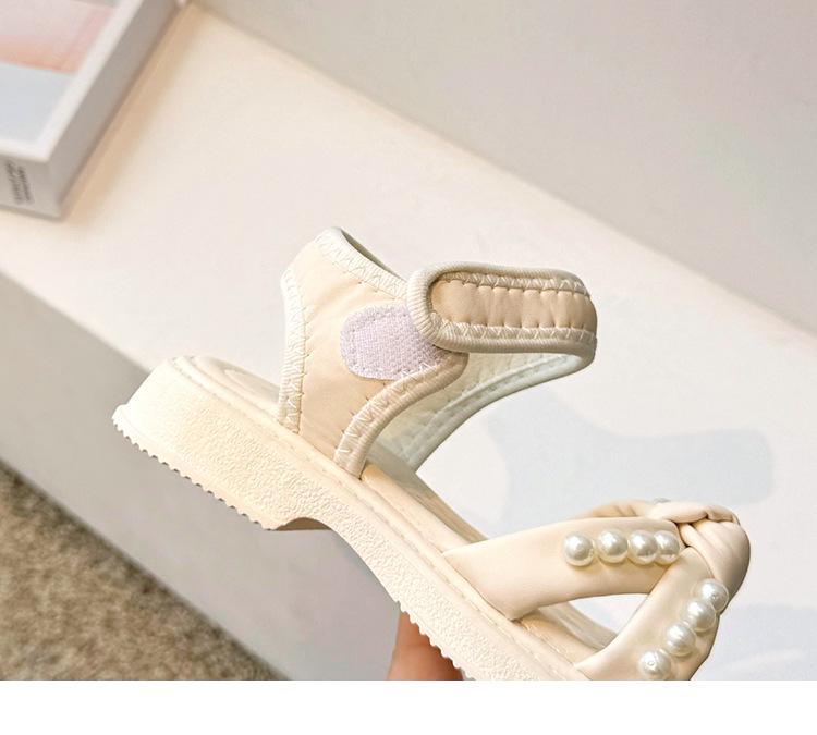 2026 Summer Girls' Open-Toe Pearl Sandals: Non-Slip Soft Sole Beach Shoes for Toddlers & Kids