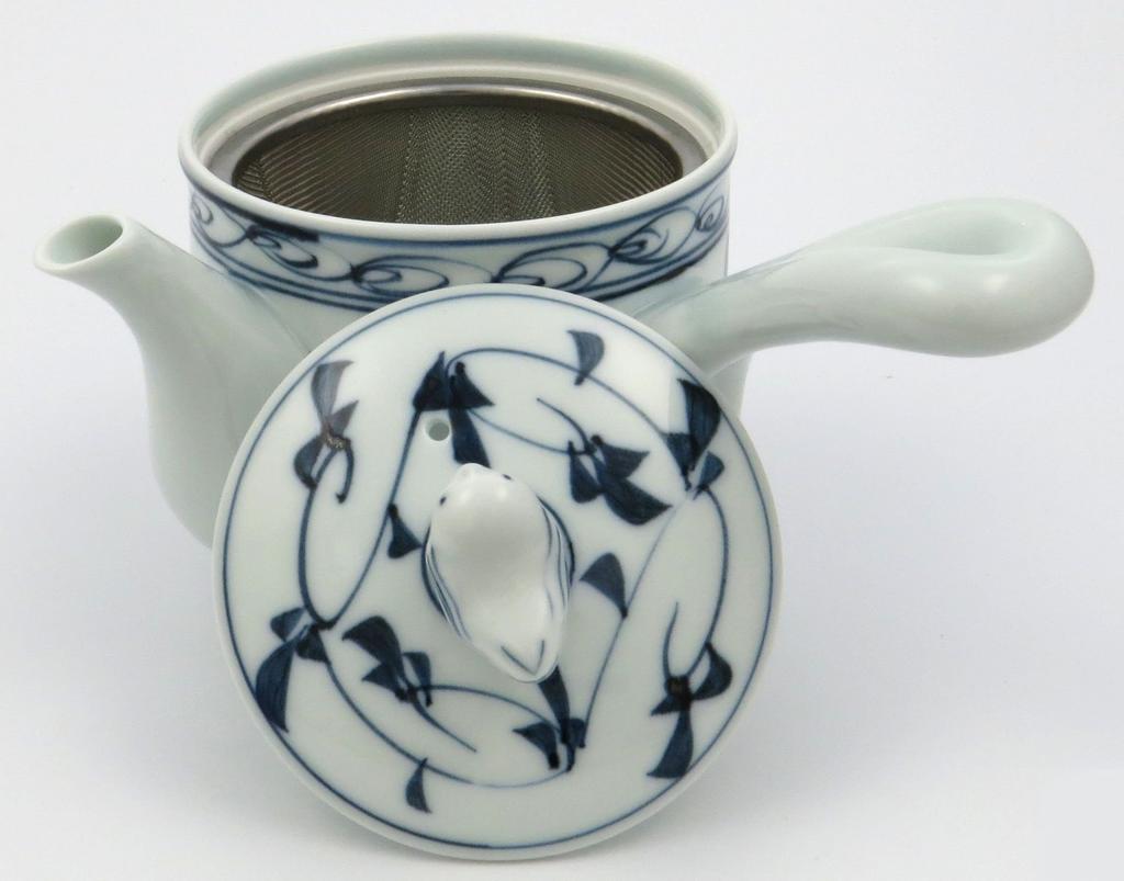 Hasami Ware Issei Pottery Lightweight Fluffy Chidori Arabesque W x 13cm D x 10cm Made in Product 23083 Teapot, Pattern, Small, Pattern, Approx. 15.5cm
