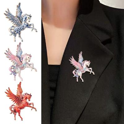 Flying Horse Brooch Zinc Alloy Enamel Horse Lapel Pin Sweater Cardigan Coat Business Suit Decoration Men Women Clothing Accessories