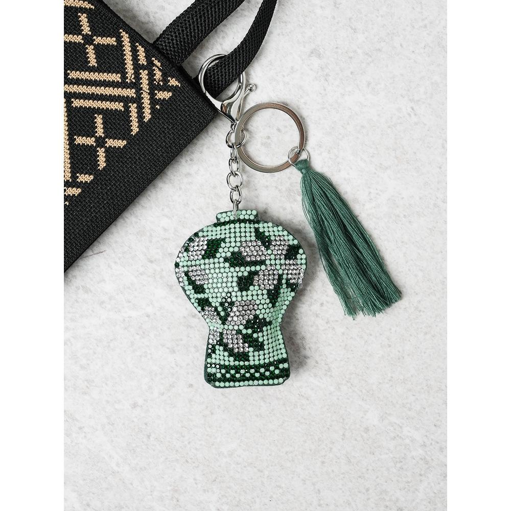 

Традиционный магнитный брелок с бусинами Daiso