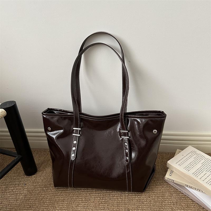 Fashionable Commuter Lady's Shoulder Bag for Going To Work on The Go Tote Bag