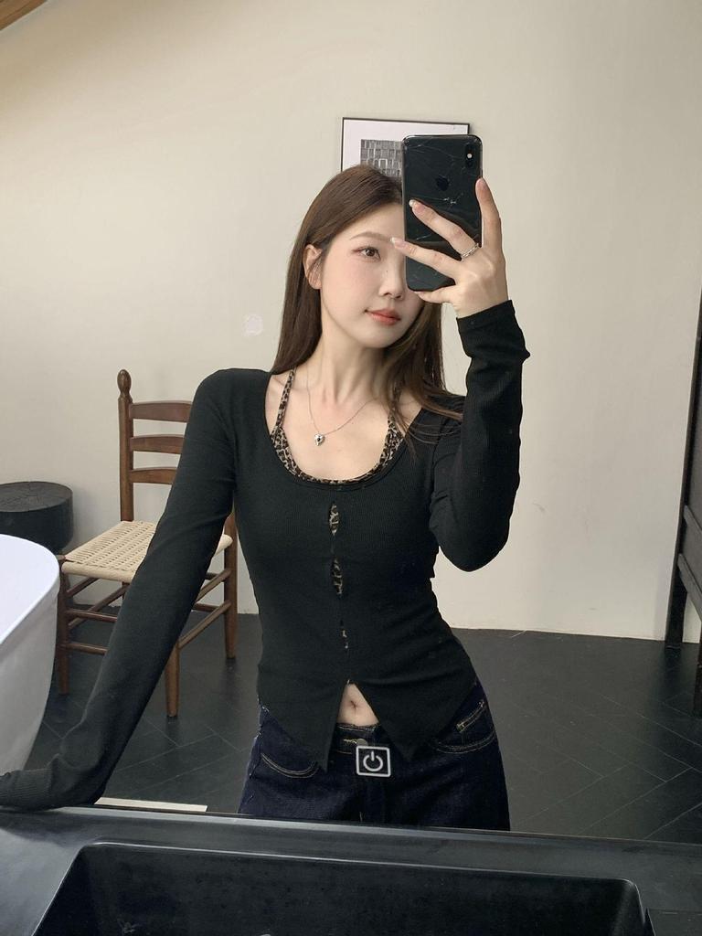 Retro Spicy Girl Black Hollowed Long Sleeve Autumn Top - Simple, Slimming, and Flattering Design