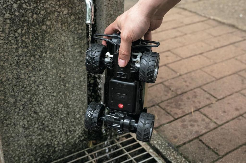 Jozen Scale Radio Control Toyota Land Cruiser 70 1/22 JRVT145-BG